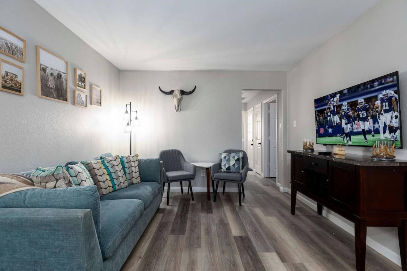 Lux Modern Getaway | At&T Stadium Views | King Bed in Arlington, Tarrant County
