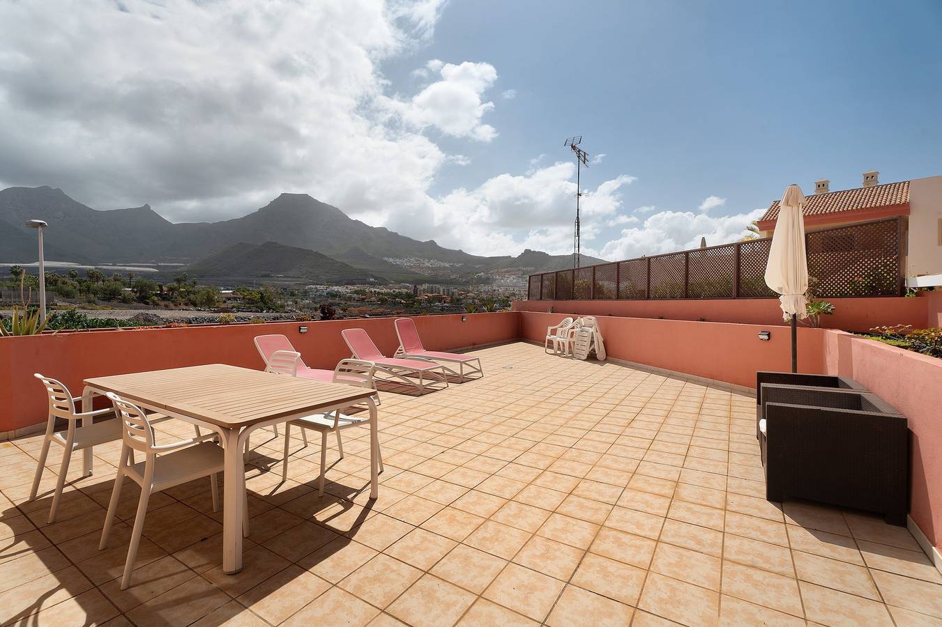 Ganze Wohnung, Ferienwohnung 'Terrazas Del Duque Fase 2' mit Meerblick, Wlan und Klimaanlage in Playa del Duque, Adeje