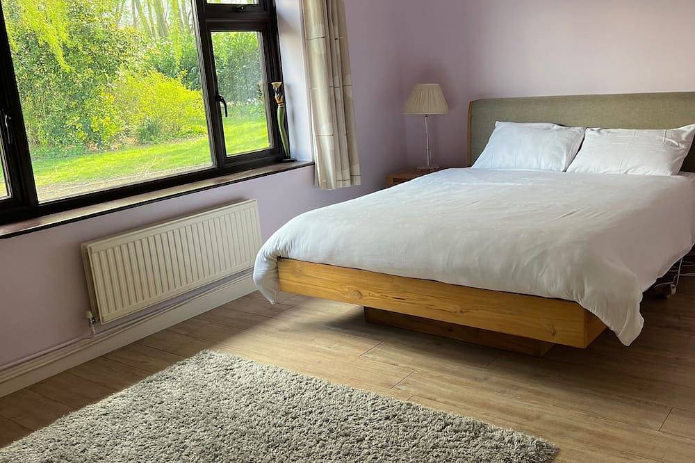 Country House in Chacombe, Northamptonshire