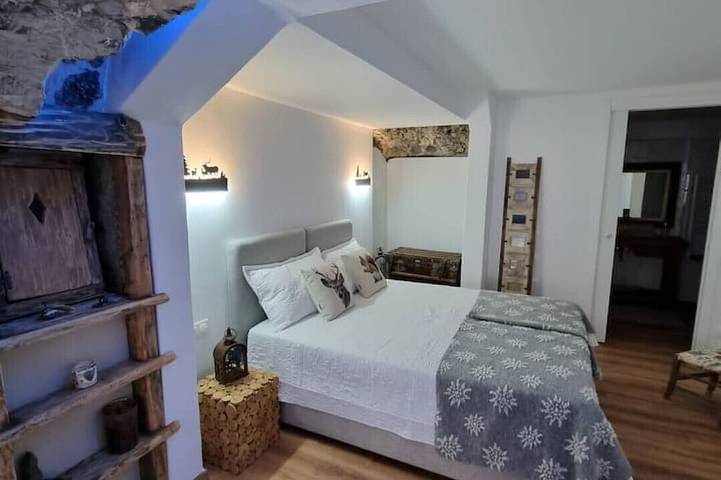 Gîte pour 4 personnes, avec piscine et jardin ainsi que balcon et jacuzzi à Breil-sur-Roya - 3