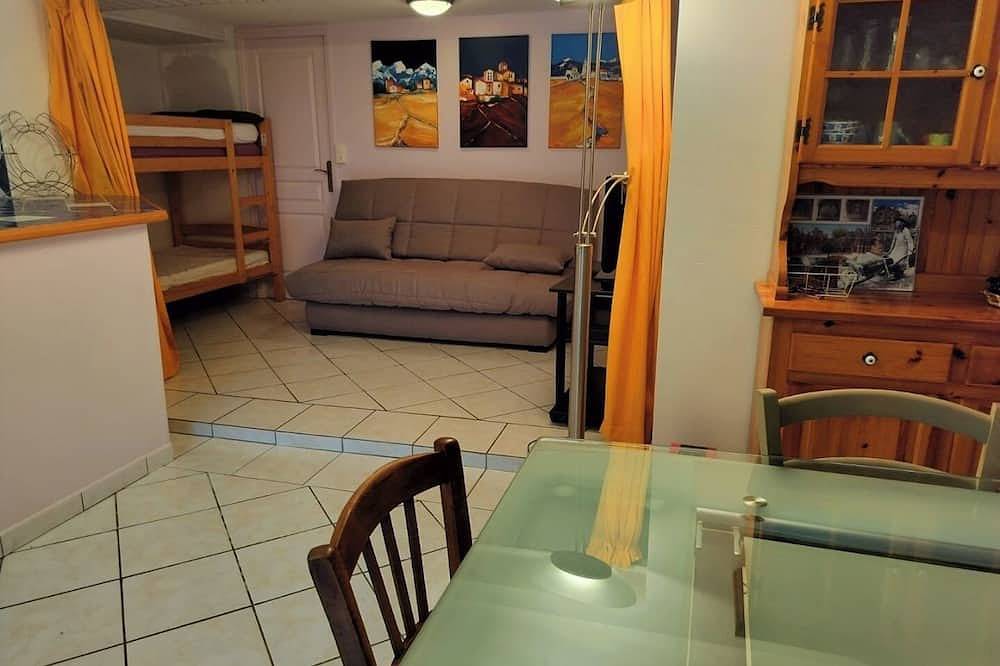 Appartement entier, Gite en rez de jardin in Aubenas, Ardèche