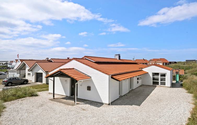 Ferienhaus für 12 Personen, mit Whirlpool und Terrasse sowie Pool und Sauna