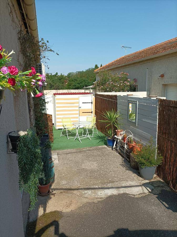 Gîte pour 2 personnes, avec terrasse à Florensac