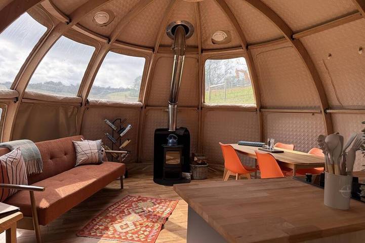 Camping for 2 people, with hot tub and garden in Cornwall