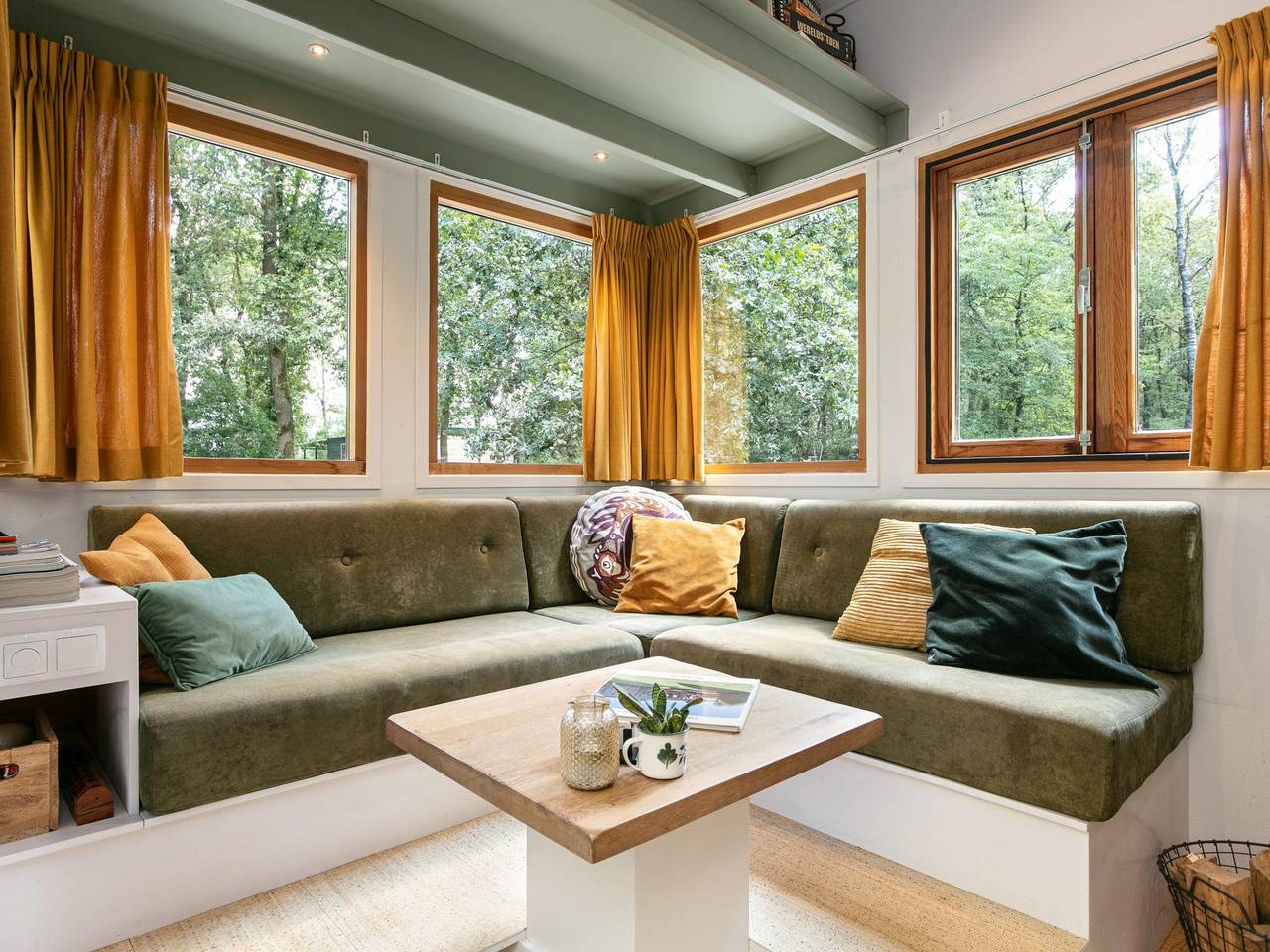 Prachtige Tiny House met hottub midden in het bos in Uden, Noord-Brabant