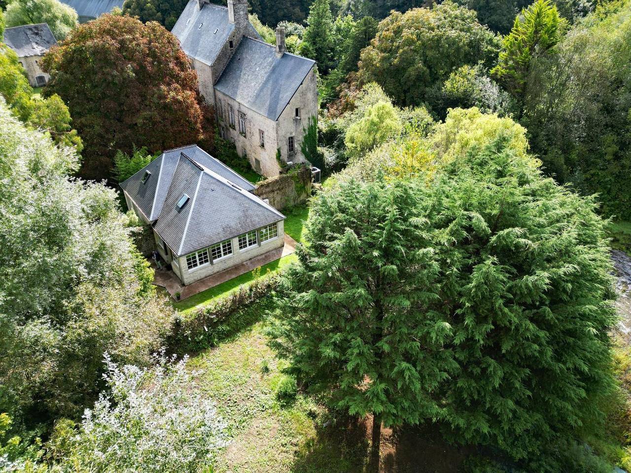Anjara Tsara in Yvetot-Bocage, Côte de la Déroute