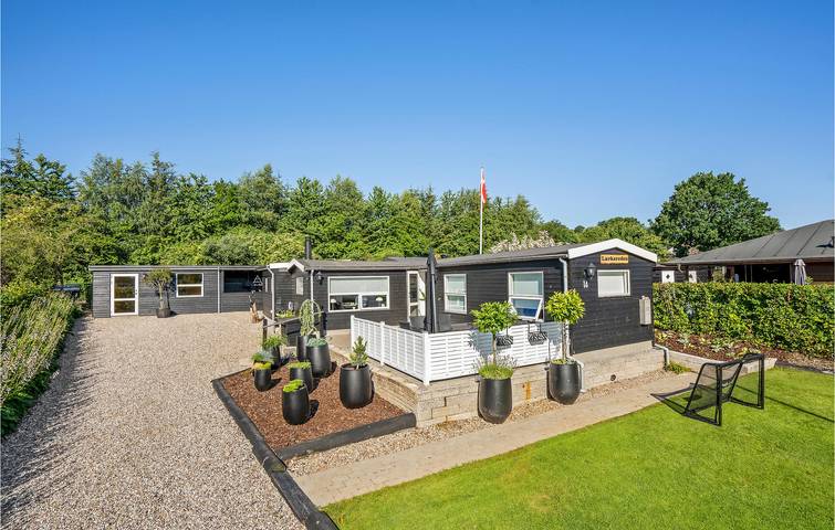 Vacation house for 6 people, with yard and terrace as well as sauna - 1