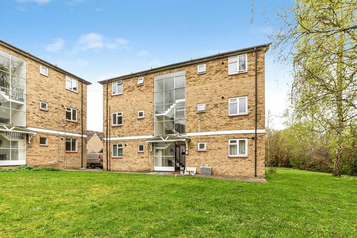 Ganze Ferienwohnung, 2 Bed Flat - Sleeps 3 - Pets - Parking - Wifi in Oxford, Oxfordshire