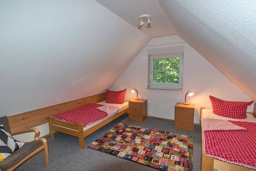 Ganze Wohnung, Fewo Erle, komb. Wohn-/Sz/Küchenz., Du/Wc (1 Sz im Dg ) - Zimmermanns Ferienhof in Werben, Lausitz