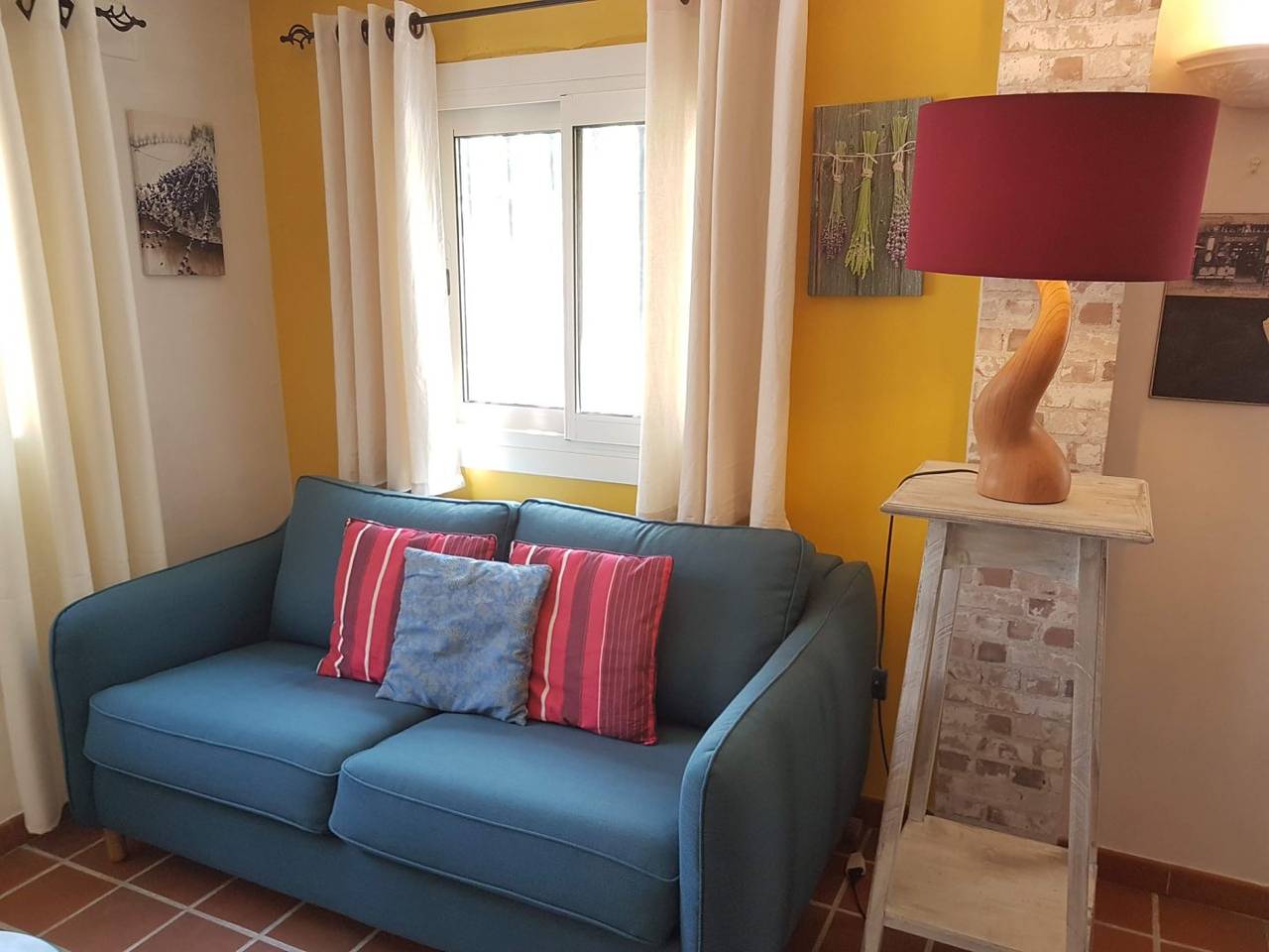 Cosy Cottage On The Côte d'Azur in Cagnes-sur-Mer, Région de Cannes