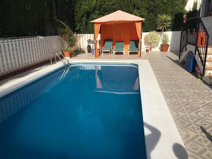 Casa rural para 11 personas, con jardín además de piscina y vistas en Fuengirola