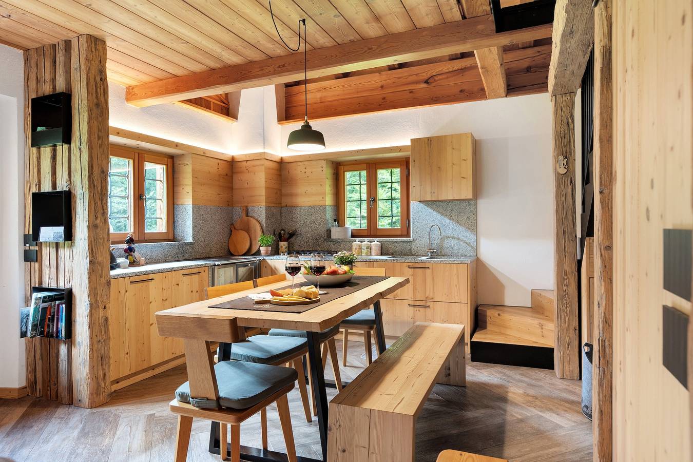 Chalet 'Valon - Alpine Hideaway' con vista sulle montagne e giardino privato in Comano Terme, Dolomiti di Brenta