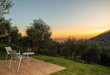 Chambre d’hôte pour 3 personnes, avec vue ainsi que jardin et piscine, animaux acceptés à Massarosa