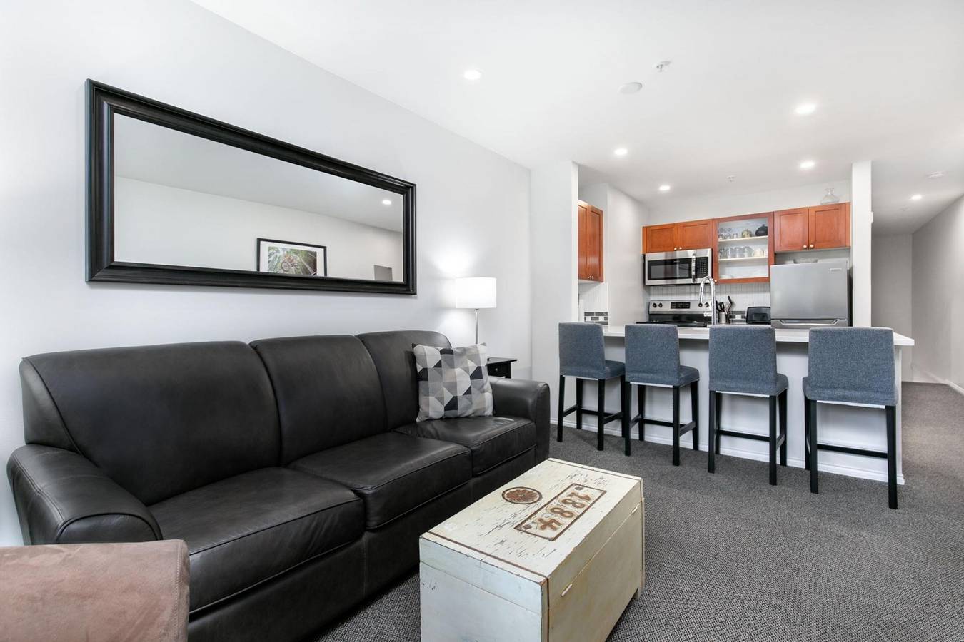 Apartamento entero, 1Br Townhome with private hot tub and pool. Gr100 in Whistler, Whistler Blackcomb