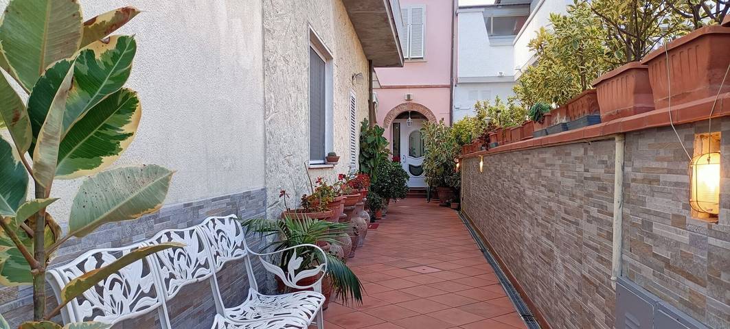 Ganze Wohnung, Ferienwohnung für 2 Personen mit Garten in Torre del Lago Puccini, Viareggio