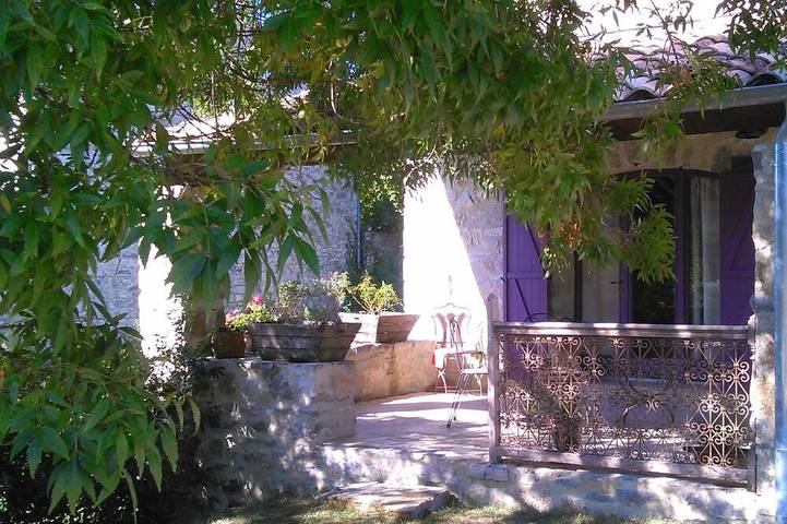 Location de vacances pour 4 personnes, avec Terrasse et Piscine à Beaulieu (Largentière)