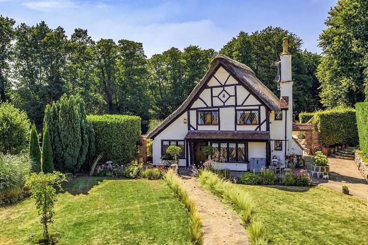 Log cabin for 8 people in Surrey