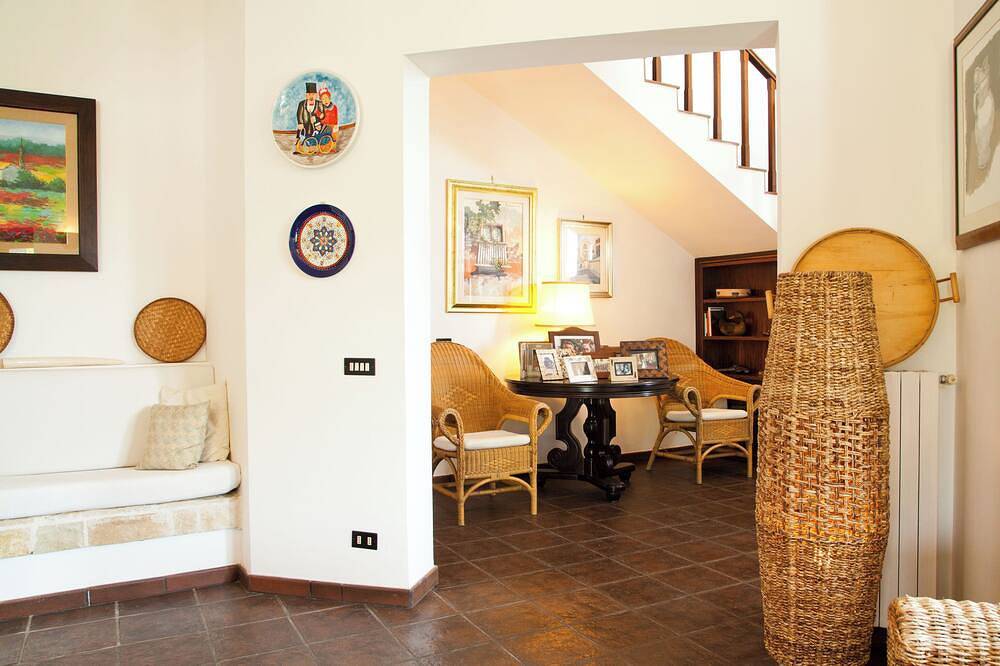 Escalier Villa Prestigieuse Avec 11 Lits, Piscine, Panorama de la plage à 250m in Leporano Marina, Leporano
