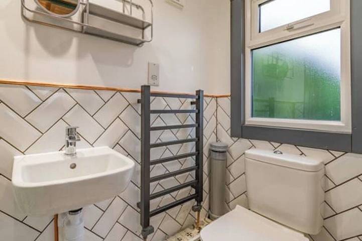 Holly’s hidden hideaway is the perfect couples retreat - Hot tub, rural , calm in Sutton Valence, Kent