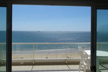 Gîte pour 4 personnes, avec balcon dans Plage Bonne-Source