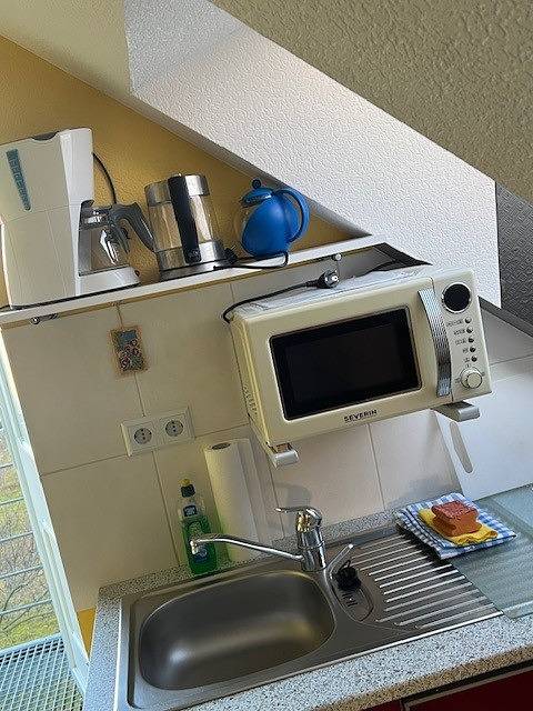 Ganze Ferienwohnung, Ferienwohnung Familie Heß - Fw mit 1 komb. Wohn-/Schlafraum, Kochzeile, Bad, Du+Wc, 50 m², 2 P., 1.Et in Ilmtal, Thüringer Kernland