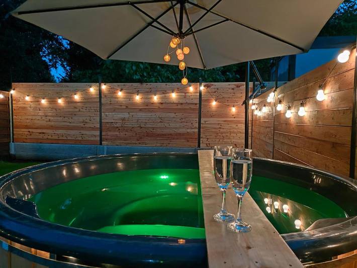 Dom dla 8 osób, z Balkon i Taras oraz Jacuzzi i Ogród w Żywiec