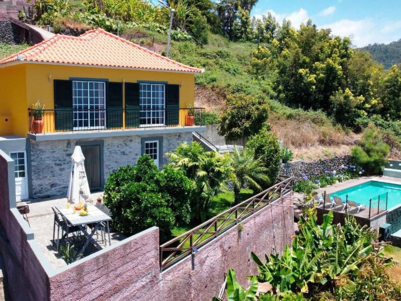 Villa "Casa Laranja" mit Bergblick in Pináculo, Ponta do Sol