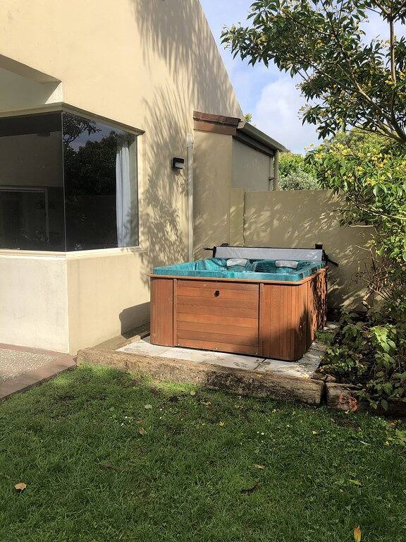 Cottage for 2 people, with hot tub and terrace as well as garden in Bay of Plenty