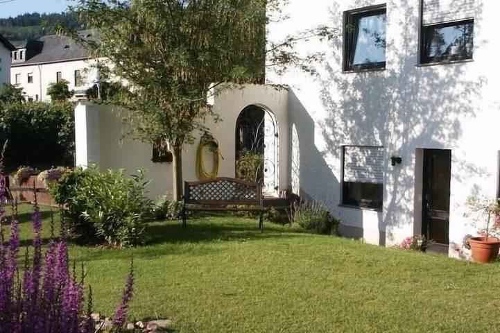 Ferienwohnung für 2 Personen, mit Terrasse und Garten in Leiwen