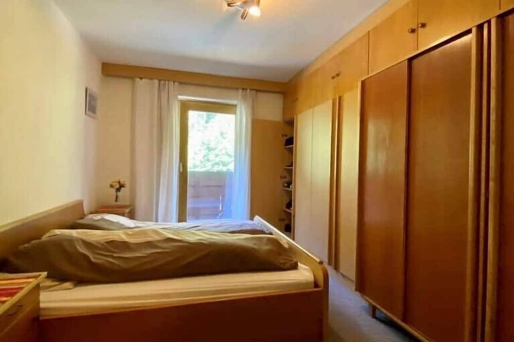 Ganze Wohnung, Rustikales Pitztaler Alpenhaus am Bach mit großem Balkon und  Garage in St. Leonhard im Pitztal, Bezirk Imst
