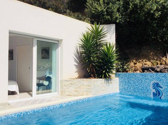Chambre d’hôte pour 4 personnes, avec Jacuzzi et Terrasse ainsi que Piscine et Vue à Ajaccio