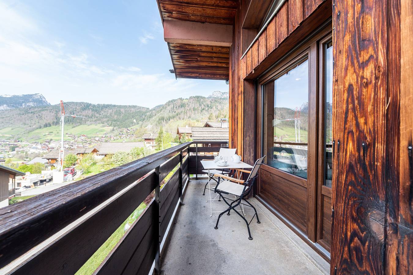Appartement entier, Appartement "Les Genevriers" avec vue sur les montagnes, balcon et Wi-Fi in Le Grand-Bornand, Région d'Annecy