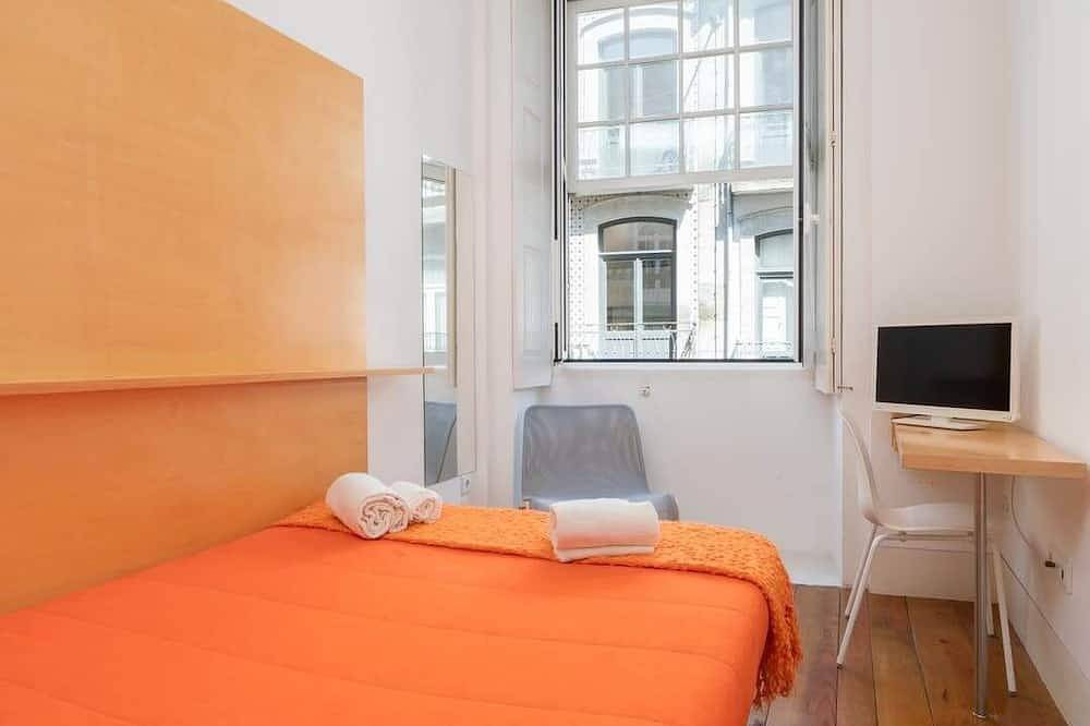Porto Lounge Hostel - Cozy Bright Room in Vitória (Porto), Porto