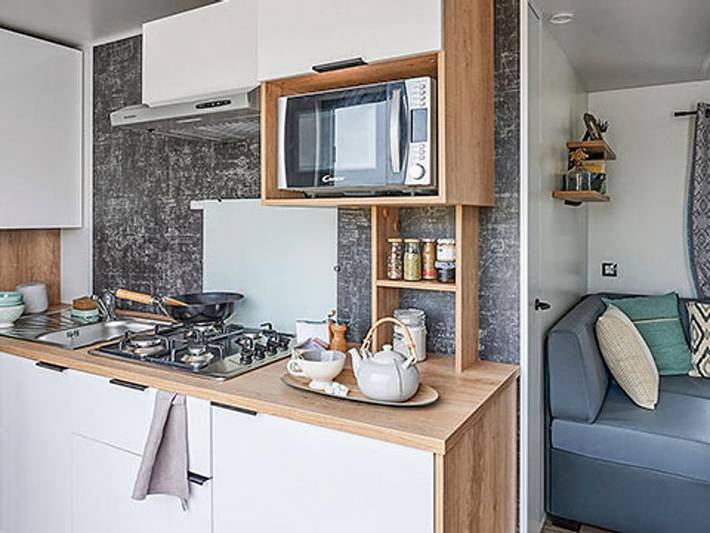 Flower Camping de l'Olivigne - Mobilheim 6 personen - Mobilheim Premium 32 m² 3 Zimmer + Terrasse 21m² + Tv + Lv + Klimaanlage + Plancha 6 Pers. in Bize-Minervois, Mittelmeerküste (Frankreich)