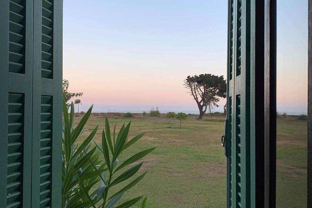 Ganze Wohnung, Studio for 2 people, sea view. in Poggio-Mezzana, Corte und Umgebung