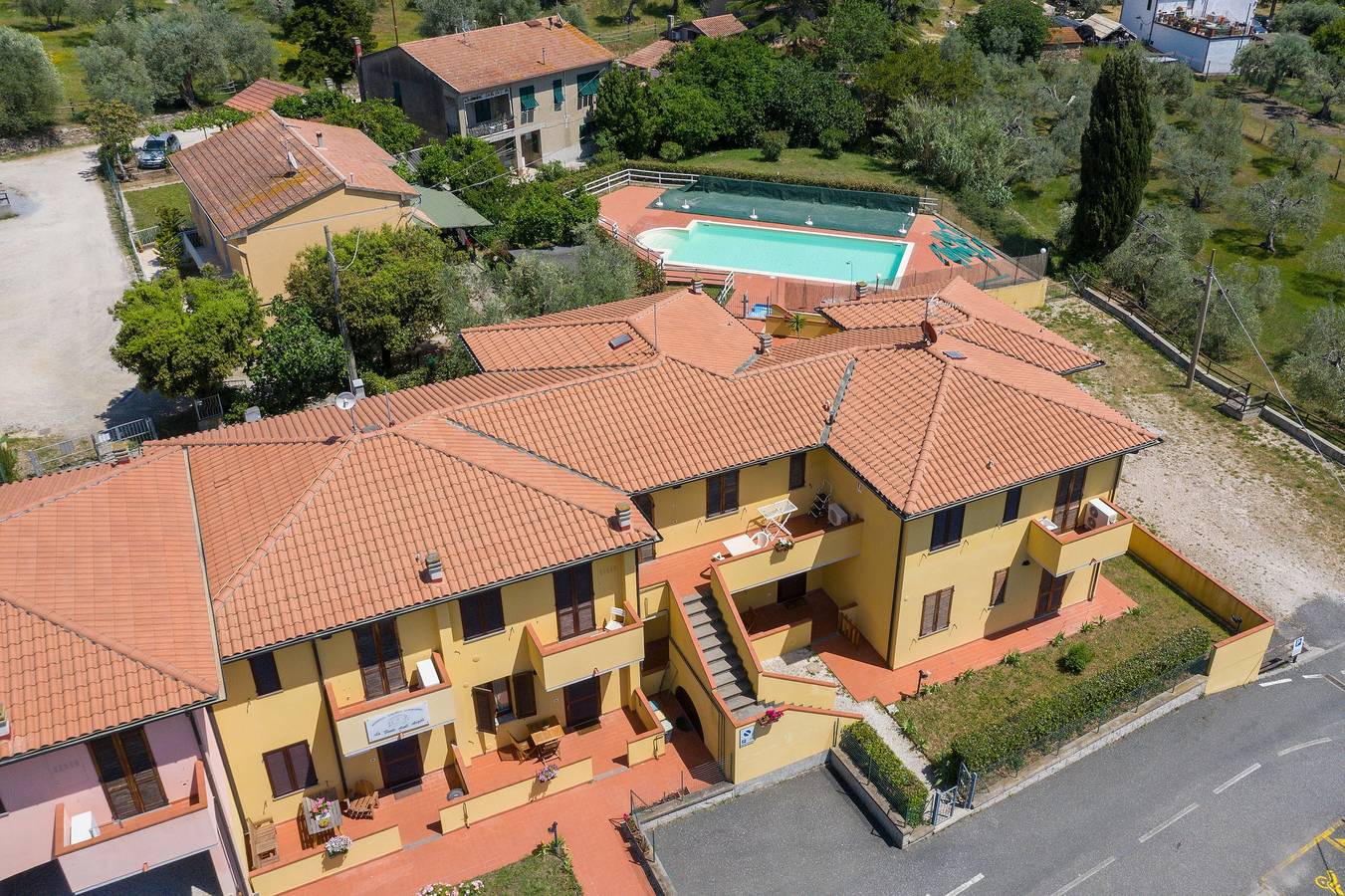 Appartamento intero, Appartamento 'Bilocale Ciliegiolo' con terrazza, piscina condivisa e Wi-Fi in Suvereto, Costa degli Etruschi