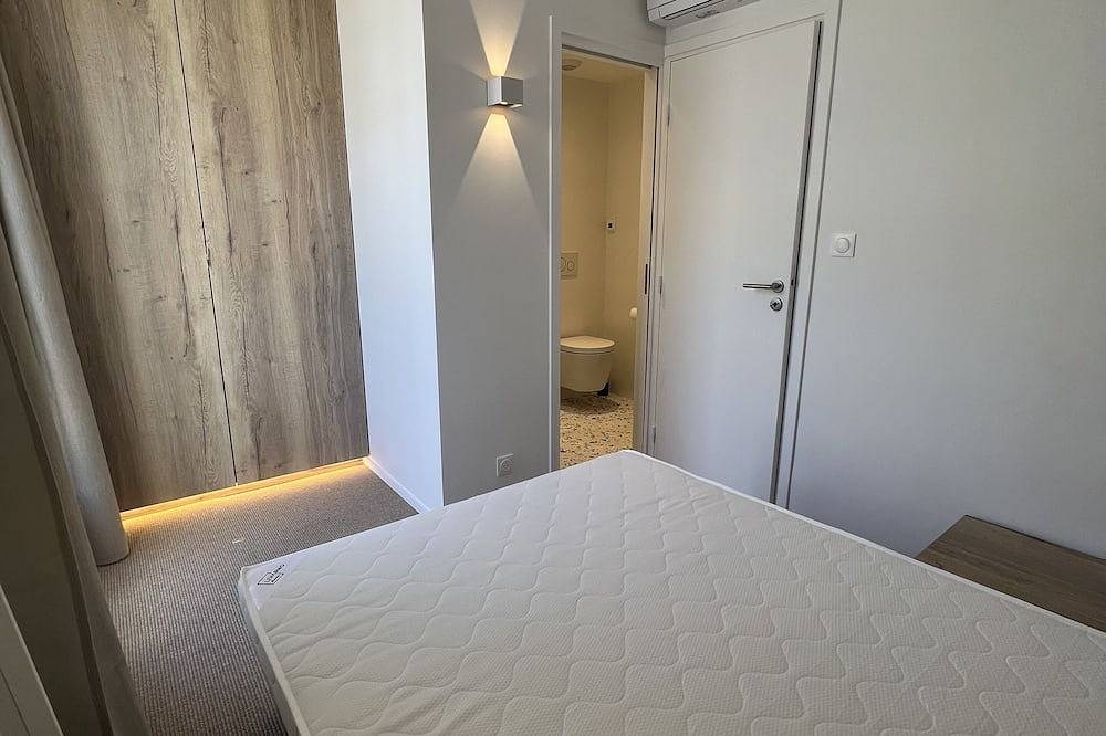Maison les Pieds Dans Leau, Baie de St Tropez in Port Grimaud, Grimaud