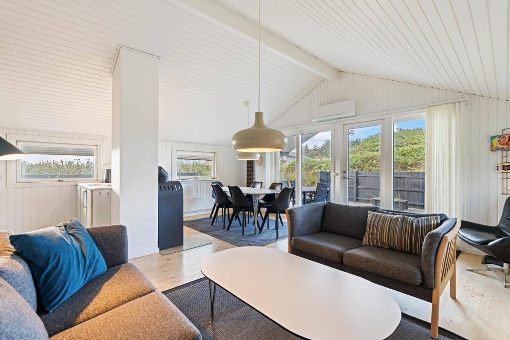 Gemütliches Ferienhaus mit Kamin, nur 300 m zum Strand, Hund erlaubt in Årgab, Holmsland Klit