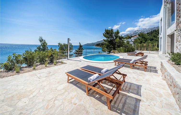 Ferienhaus für 10 Personen, mit Terrasse in Starigrad Paklenica