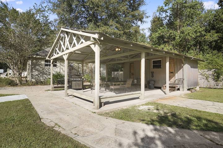 Camping for 46 people, with yard and terrace, with pets in Louisiana