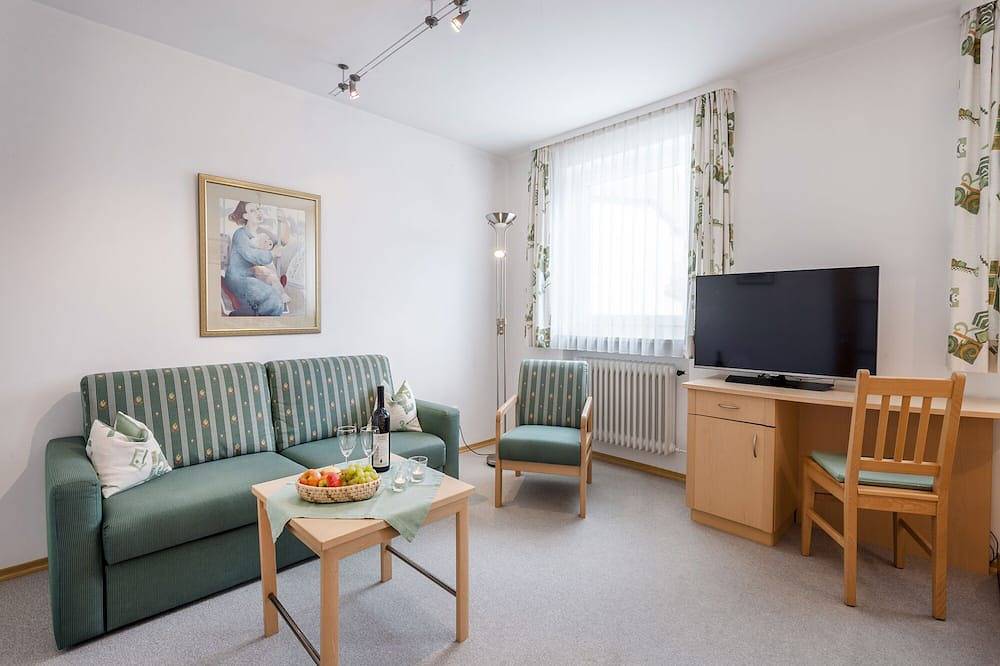 Ganze Wohnung, Ferienwohnung Glockenblume, bis 2 Personen, Obergeschoss, 45 qm in Waging am See, Rupertiwinkel