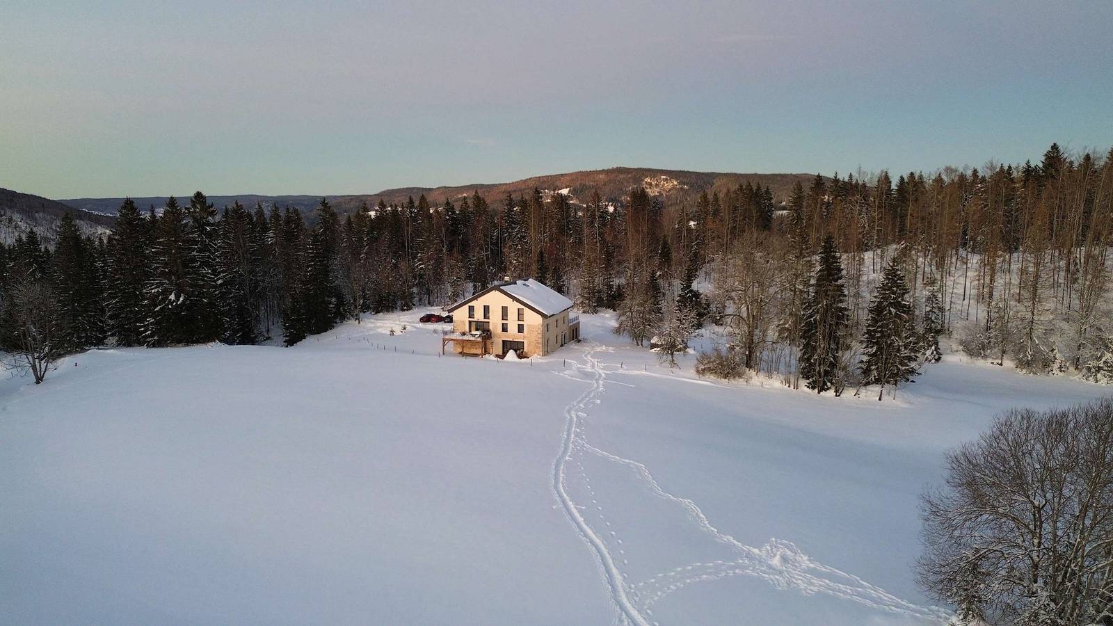 Ganze Wohnung, Gite de charme : vue montagne et détente assurée in Prémanon, Regionaler Naturpark Hochjura