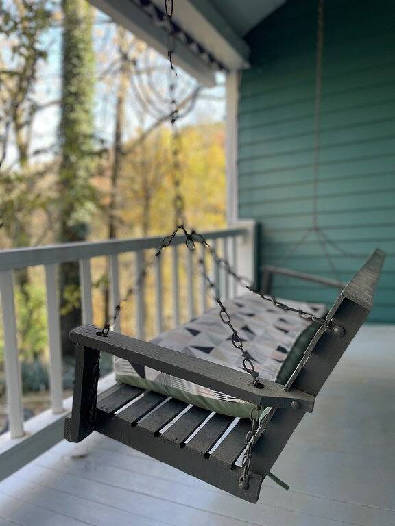 Downtown Parking The Mary Margaret Guest Suite in Eureka Springs, Carroll County (AR)