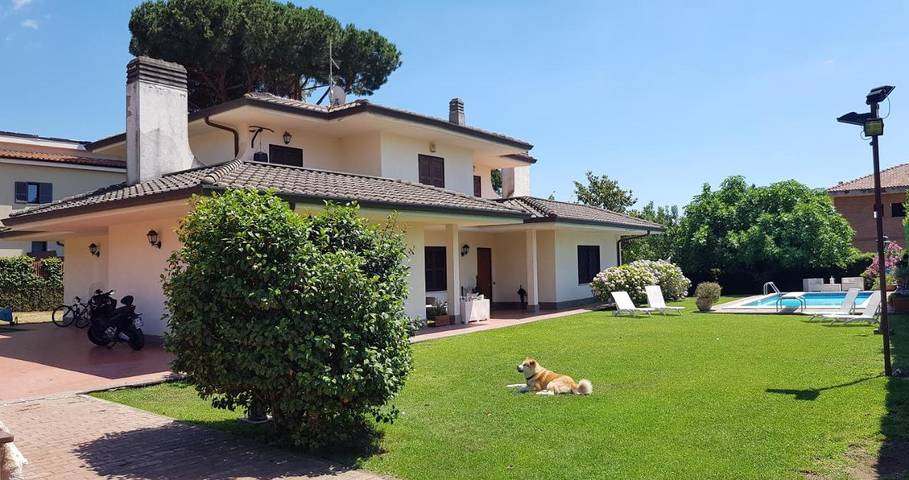 B&b per 4 persone, con Terrazza e Giardino nonché Piscina a Rocca di Papa