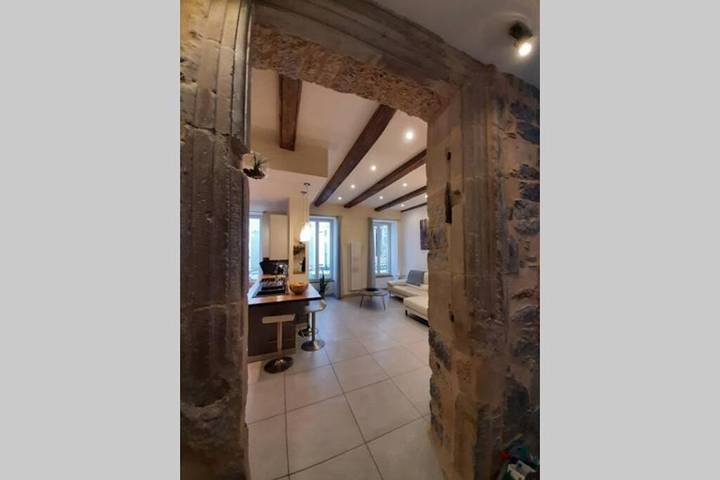 Gîte pour 4 personnes, avec terrasse et jacuzzi dans Office De Tourisme De Millau - 2