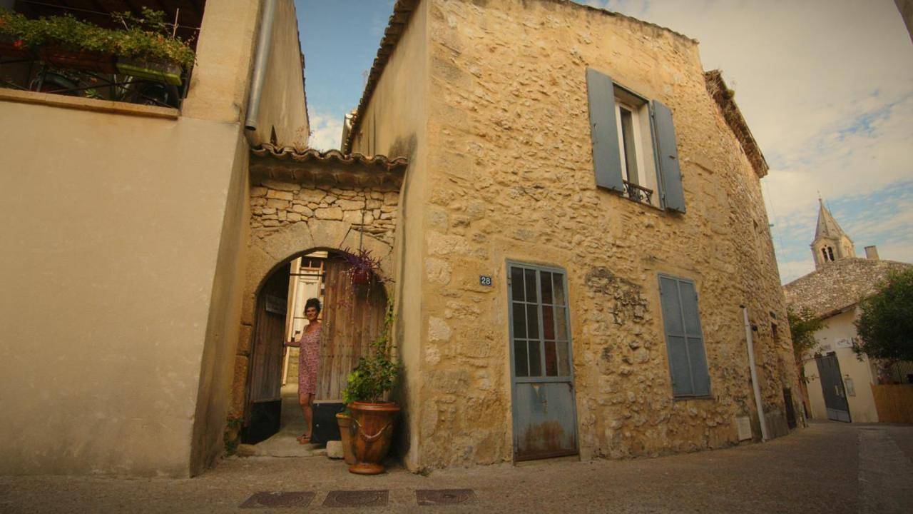 Family Room with Private Bathroom in Collias, Région de Nîmes