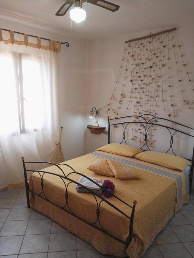 Gîte pour 6 personnes, avec piscine ainsi que jardin et terrasse à Monte Petrosu - 4