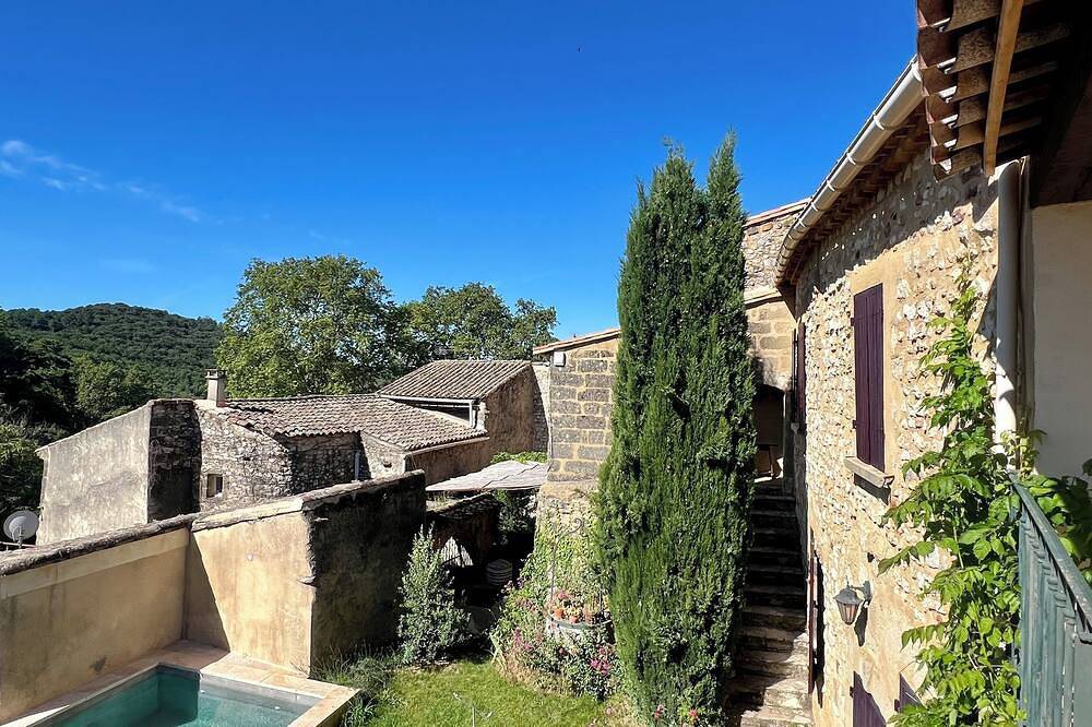 Mas de Charme Dans Village Provençal in Saint-Victor-des-Oules, Nimes und Umgebung