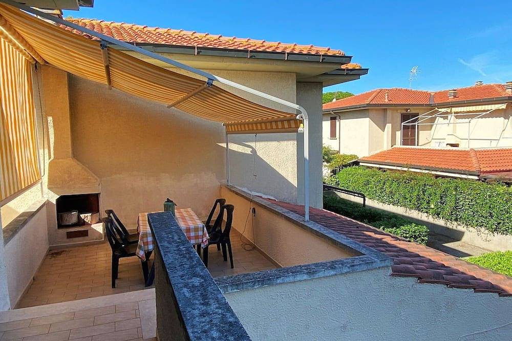 Appartamento intero, Elegante appartamento per 5 ospiti con terrazza, animali ammessi e parcheggio in Mazzanta, Costa degli Etruschi