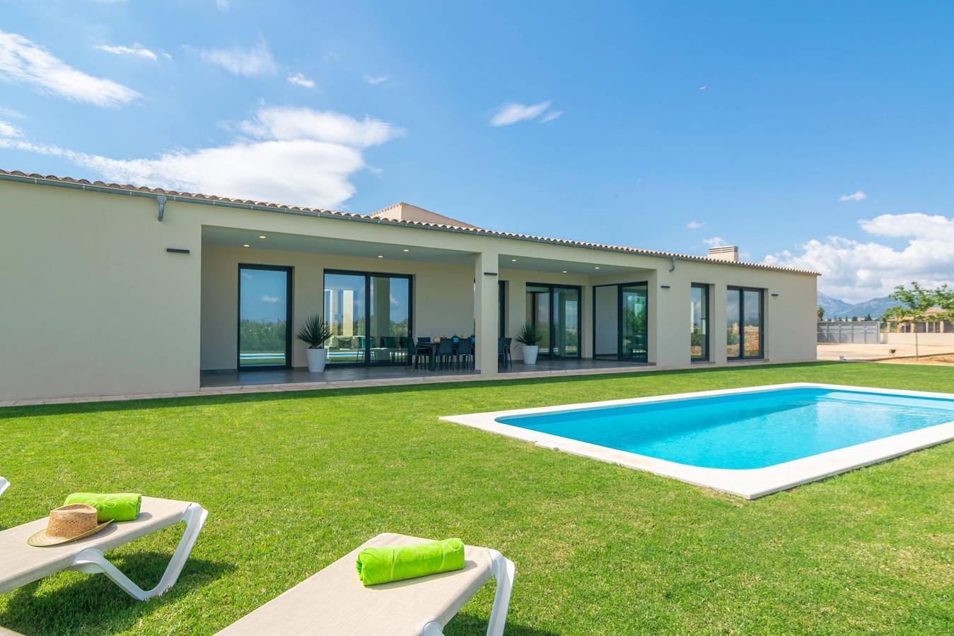 Son Sastre (Figuerola) - Maison de campagne confortable et moderne avec piscine privée. Idéal pour les familles. Wi-Fi gratuit in Muro, Majorque du Nord